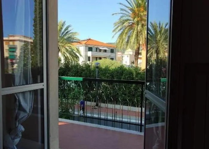 Hannalore - By Ligooria Pietra Ligure
